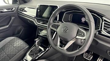 2025 Volkswagen TSI R-Line DSG Euro 6 5-door (Black) - Image: 6