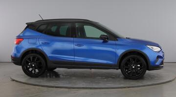 2025 SEAT 1.0 TSI FR Black Edition DSG Euro 6 5-door (Multicolour) - Image: 4