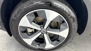 2024 Volvo 2.0 B3 MHEV Plus DCT Auto Euro 6 5-door (White) - Image: 39