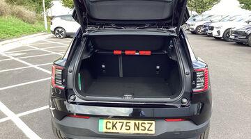 2025 Volvo Twin Performance 69kWh Plus Auto 5-door (Black) - Image: 15