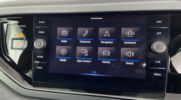 2022 Volkswagen 1.0 TSI R-Line DSG Euro 6 5-door (Red) - Image: 18