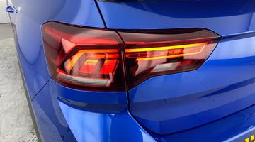 2025 Volkswagen TSI R-Line DSG 2WD Euro 6 2-door (Blue) - Image: 31