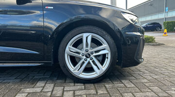 2022 Audi 1.0 TFSI 30 S line Sportback S Tronic Euro 6 5-door (Black) - Image: 5