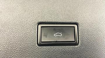 2019 Volkswagen 2.0 TDI R-Line Euro 6 5-door (Black) - Image: 30