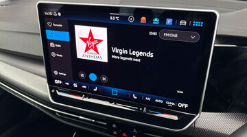 2025 Volkswagen 2.0 TSI R DSG 4Motion Euro 6 5-door (Black) - Image: 18