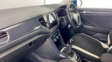 2019 Volkswagen TDI SEL Euro 6 5-door (Blue) - Image: 2