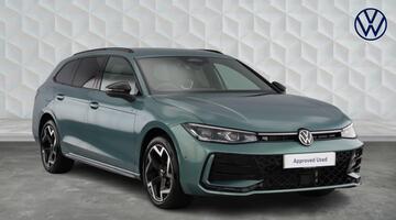 2025 Volkswagen TSI eHybrid 19.7kWh R-Line DSG Euro 6 5-door (Green) - Image: 1