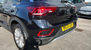 2025 Volkswagen TSI Match DSG Euro 6 5-door (Black) - Image: 35