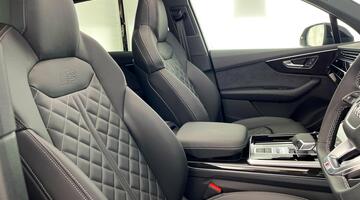 2025 Audi 4.0 TFSI V8 Black Edition Tiptronic quattro Euro 6 5-door (Black) - Image: 20