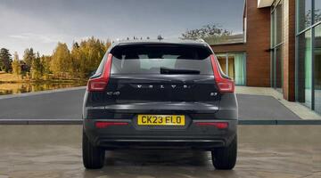 2023 Volvo 2.0 B3 MHEV Plus DCT Auto Euro 6 5-door (Black) - Image: 4