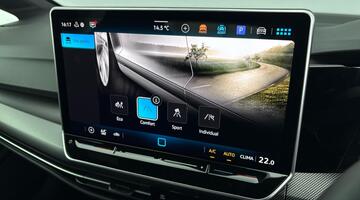 2025 Volkswagen TSI R-Line Euro 6 5-door (Black) - Image: 26