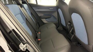 2025 Volvo Single Motor Extended Range 69kWh Plus Auto 5-door (Black) - Image: 9