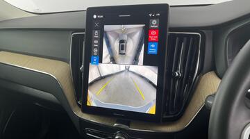 2025 Volvo 2.0 B5 MHEV Plus Pro Auto Euro 6 5-door (Grey) - Image: 31