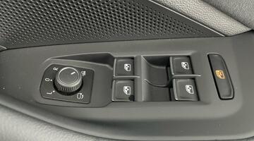 2025 Volkswagen TSI eHybrid 19.7kWh R-Line DSG Euro 6 5-door (Silver) - Image: 24