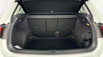 2020 Volkswagen TSI Life DSG Euro 6 5-door (White) - Image: 28