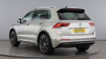 2019 Volkswagen 2.0 TDI R-Line Tech DSG 4Motion Euro 6 5-door (Grey) - Image: 3