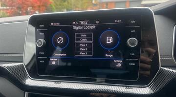 2025 Volkswagen TSI EVO R-Line DSG Euro 6 5-door (Silver) - Image: 26