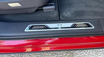 2025 Volkswagen 3.0 TDI V6 Black Edition Tiptronic 4Motion Euro 6 5-door (Red) - Image: 24