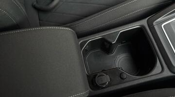 2022 Volkswagen TSI 13kWh Style DSG Euro 6 5-door (Black) - Image: 29