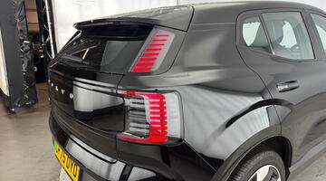 2025 Volvo Single Motor Extended Range 69kWh Plus Auto 5-door (Black) - Image: 27