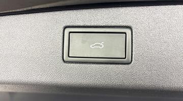 2025 Volkswagen ETSI MHEV Match DSG Euro 6 5-door (Black) - Image: 36