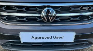 2025 Volkswagen TSI R-Line DSG 2WD Euro 6 2-door (Grey) - Image: 45