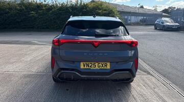 2025 CUPRA 2.0 TSI VZ1 DSG 4-doorive Euro 6 5dr (Grey) - Image: 12