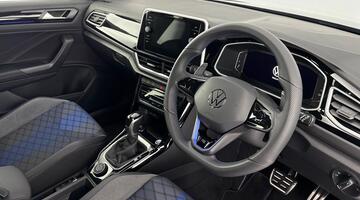 2025 Volkswagen 2.0 TSI R DSG 4Motion Euro 6 5-door (Black) - Image: 6