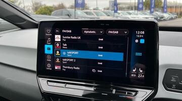 2020 Volkswagen Pro Performance 58kWh Family Auto 5-door (Blue) - Image: 14