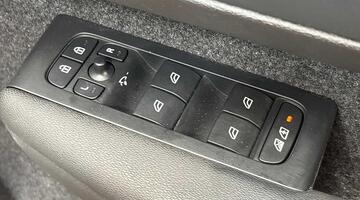 2022 Volvo Recharge 69kWh Ultimate Auto 5-door (Silver) - Image: 25