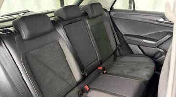 2023 Volkswagen TSI Style DSG Euro 6 5-door (Black) - Image: 28