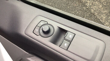 2025 Ford 2.0 320 EcoBlue Trend Crew Van LH1 Euro 6 5-door (White) - Image: 15