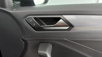 2023 Volkswagen TSI Style DSG Euro 6 5-door (Black) - Image: 24