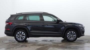 2024 Škoda TSI ACT SE Drive DSG Euro 6 5-door (7 Seat) (Black) - Image: 4