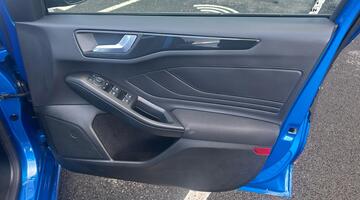 2024 Ford 1.0T EcoBoost MHEV ST-Line Euro 6 5-door (Blue) - Image: 9