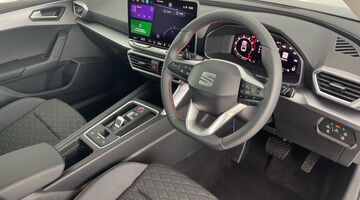 2025 SEAT EHybrid 25.8kWh FR DSG Euro 6 5-door (Black) - Image: 6