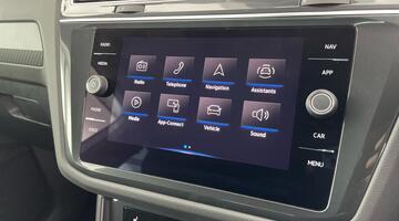 2022 Volkswagen 2.0 TDI R-Line DSG Euro 6 5-door (White) - Image: 18