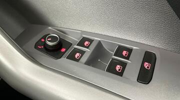 2021 Volkswagen 1.0 TSI SEL DSG Euro 6 5-door (Orange) - Image: 19