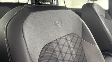 2025 Volkswagen TSI R-Line DSG Euro 6 5-door (White) - Image: 34