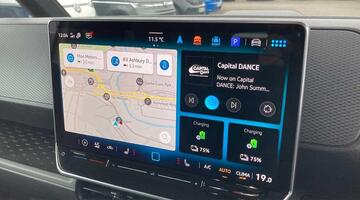 2025 Volkswagen Pro 79kWh Commerce Plus Auto 5-door (White) - Image: 31