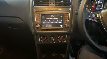 2017 Volkswagen TSI BlueMotion Tech Match Euro 6 5-door (White) - Image: 7