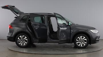 2022 Volkswagen TSI Active DSG Euro 6 5-door (Grey) - Image: 10