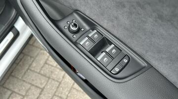 2025 Audi 4.0 TFSI V8 Black Edition Tiptronic quattro Euro 6 5-door (White) - Image: 16