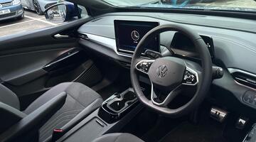 2025 Volkswagen Pro 77kWh Match Auto 5-door (Blue) - Image: 6