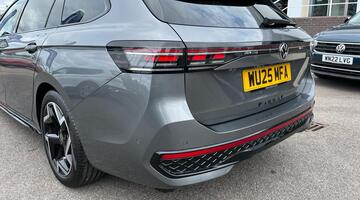 2025 Volkswagen ETSI MHEV R-Line DSG Euro 6 5-door (Grey) - Image: 35