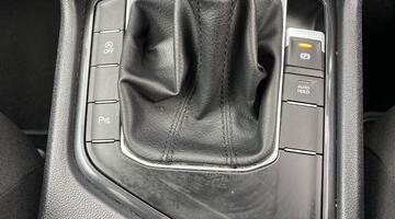 2021 Volkswagen 2.0 TDI Life DSG Euro 6 5-door (Grey) - Image: 7