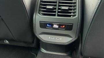 2025 CUPRA 2.0 TSI VZDSG 4-doorive Euro 6 5dr (Black) - Image: 33