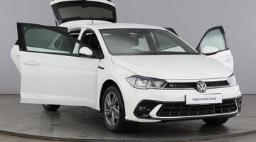 2025 Volkswagen 1.0 TSI R-Line DSG Euro 6 5-door (White) - Image: 9
