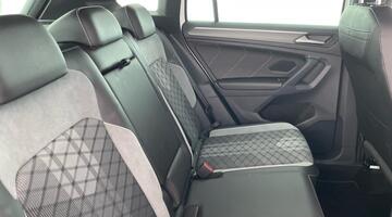 2022 Volkswagen 2.0 TDI R-Line DSG Euro 6 5-door (White) - Image: 28