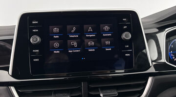 2025 Volkswagen TSI R-Line DSG Euro 6 5-door (White) - Image: 19